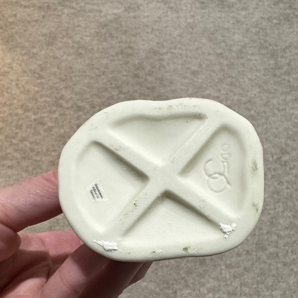 Snowbunny Charming Cream Holiday Figurine - Picture 3 of 3